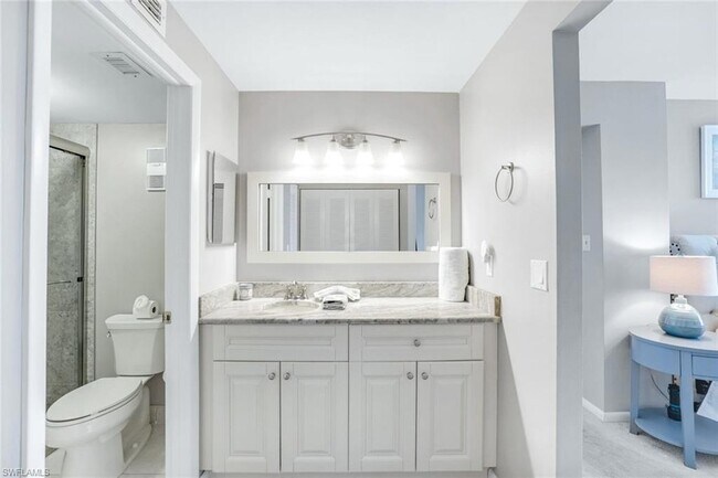 Building Photo - 260 Seaview Ct