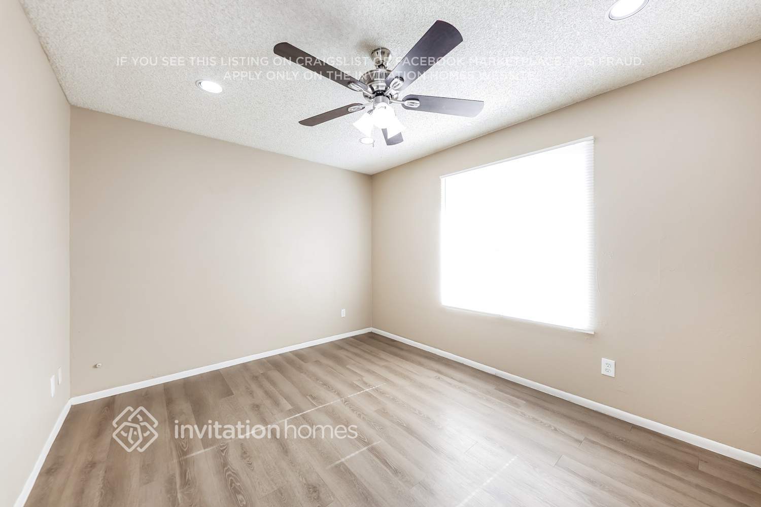 Building Photo - 2210 W Utopia Rd