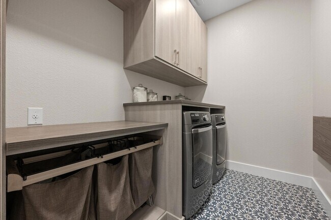 Building Photo - 4518 Diamante Dr