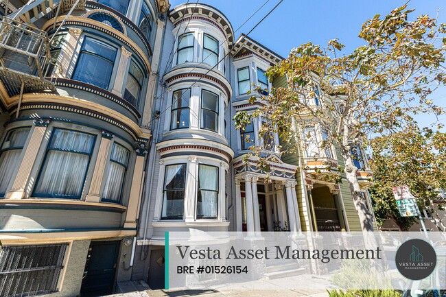 Building Photo - A Jaw-Dropping Light-Filled Three-Bedroom Home in the Heart of the City