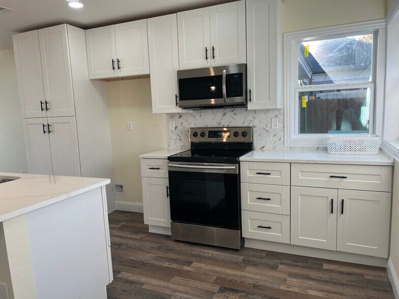 Building Photo - 1607 Lansford Ave