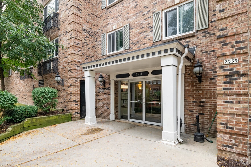 Primary Photo - Ariel Place
