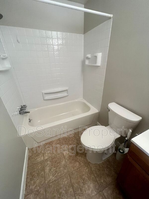 Building Photo - 215 Lunar Ln