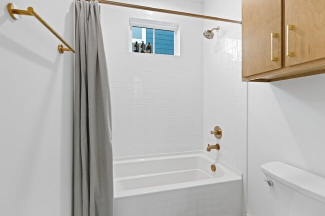 Building Photo - Luxury Rental in the Heart of the Rose District