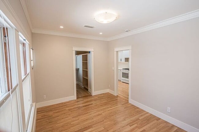 Building Photo - Recenty Updated 1916 California Bungalow f...