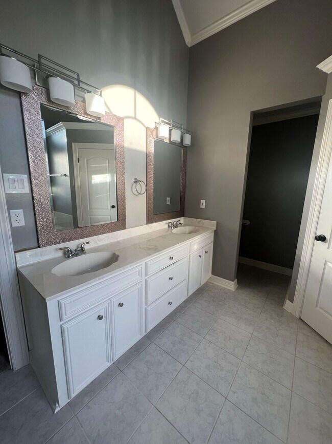 Building Photo - BAY HILLS SUBDIVISION. BENTON SCHOOLS