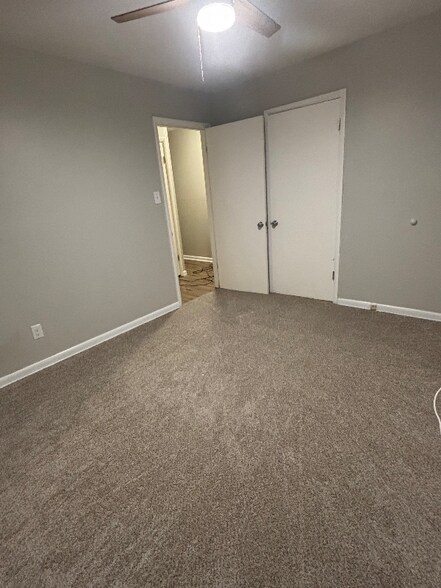 Building Photo - 958 Effie Rd