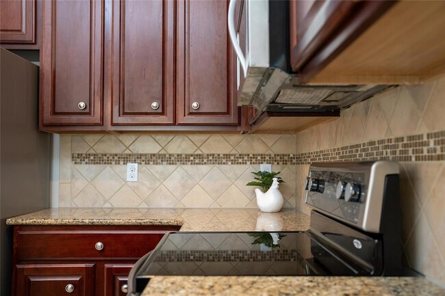 Building Photo - 12208 Pescara Ln