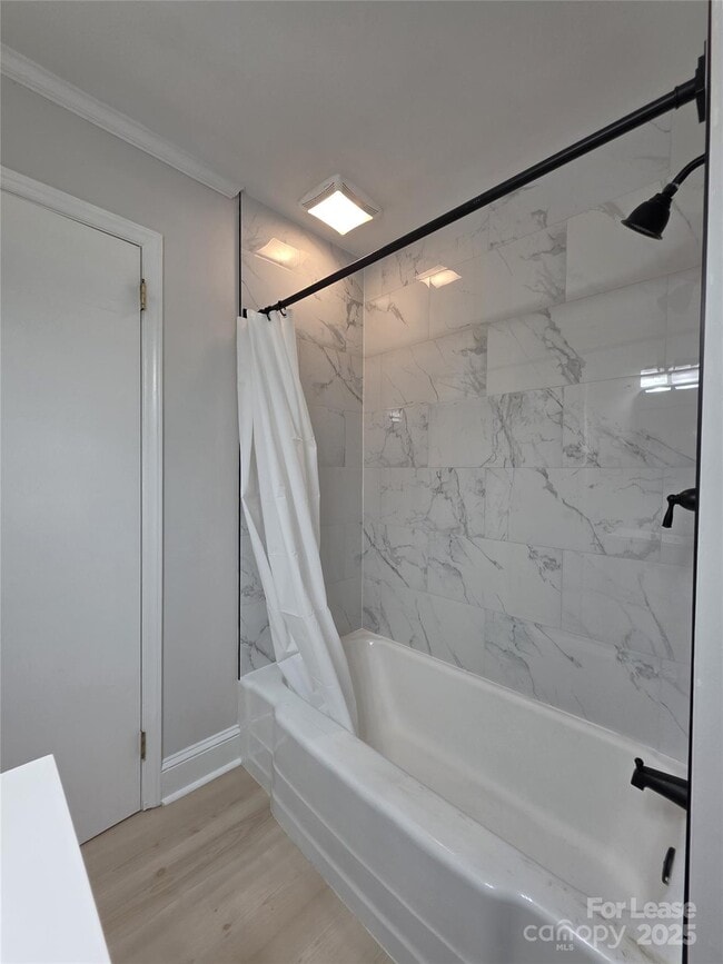 Building Photo - 4426 Holbrook Dr