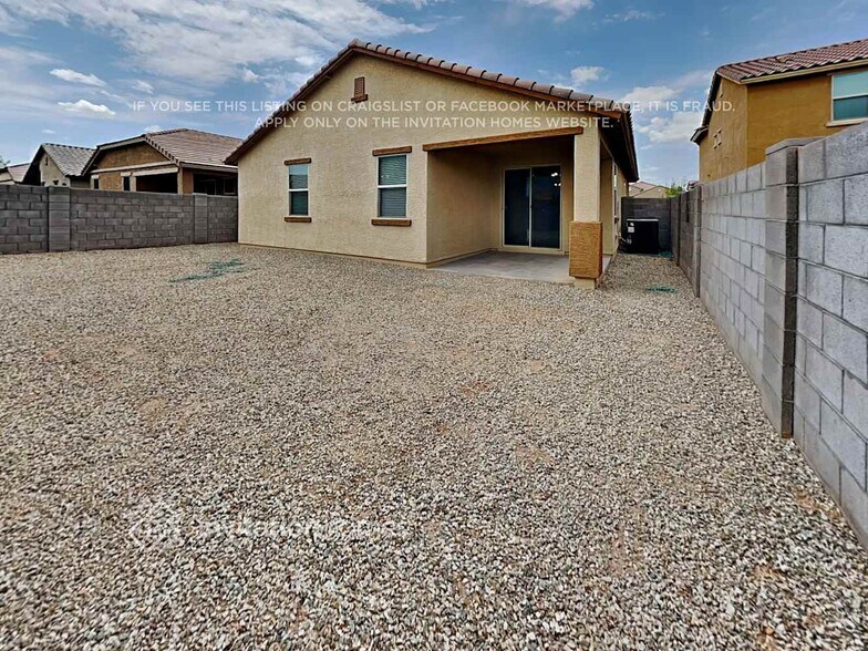 Building Photo - 17545 W Jessie Ln