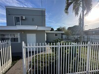 Building Photo - 2430 NW 26th St