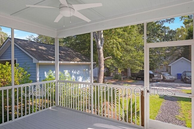 Building Photo - 5185 Celtic Dr