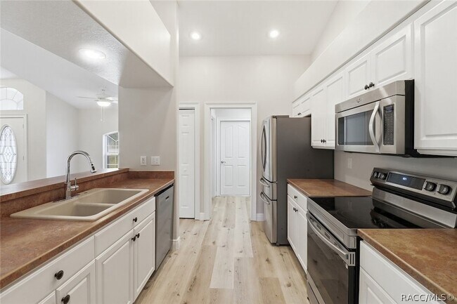 Building Photo - 8520 N Elkcam Blvd