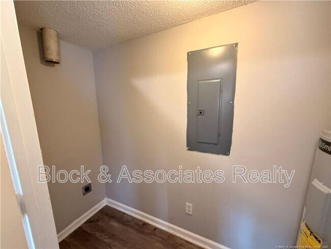 Building Photo - 713 North St