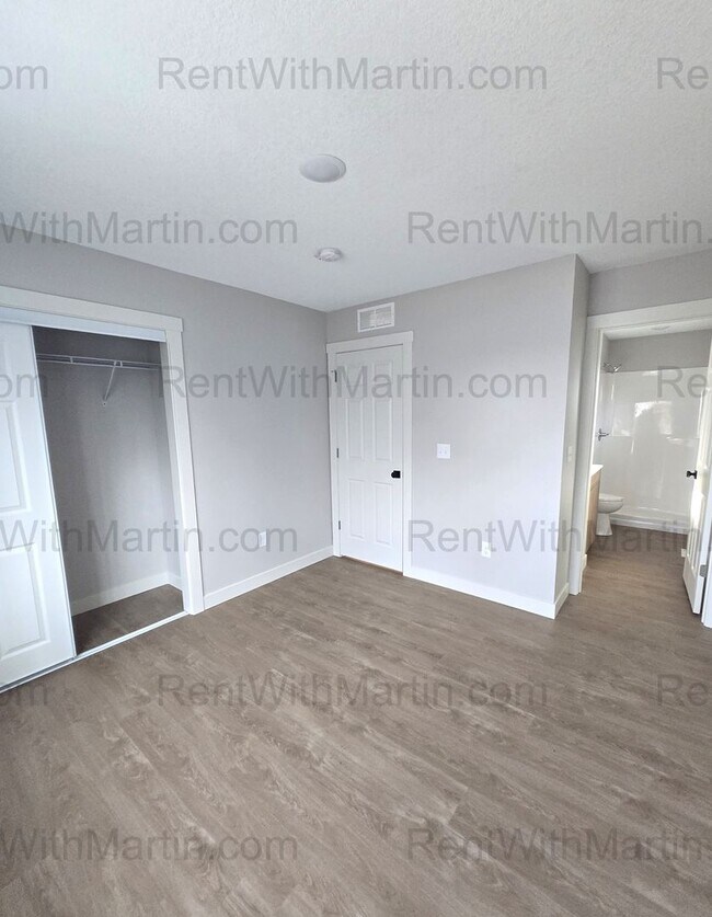 Building Photo - FOR RENT- BRAND NEW BUILD on Janney Ave!! Dogs ok!