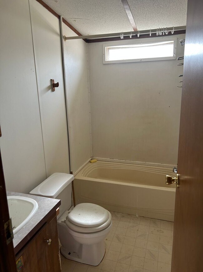 Building Photo - Available Now! Rent this 2 bedroom home in Aiken!