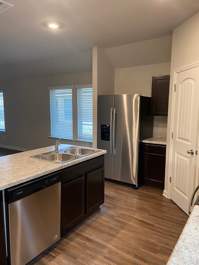 Building Photo - 13356 Isabella Blvd