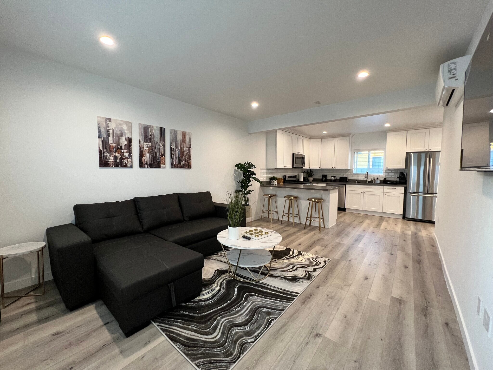 Living Room - 1235 S Muirfield Rd