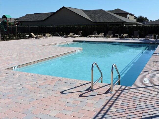 Building Photo - 2337 Aurelius Dr