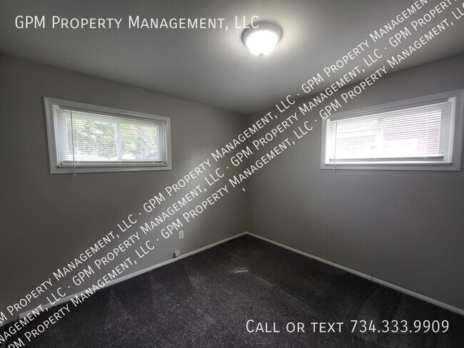 Building Photo - 4967 McKinley St