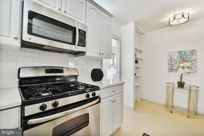 Building Photo - 4515 Willard Ave