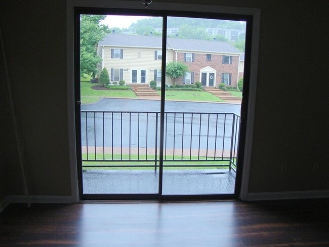 Building Photo - 5759 Brentwood Trace