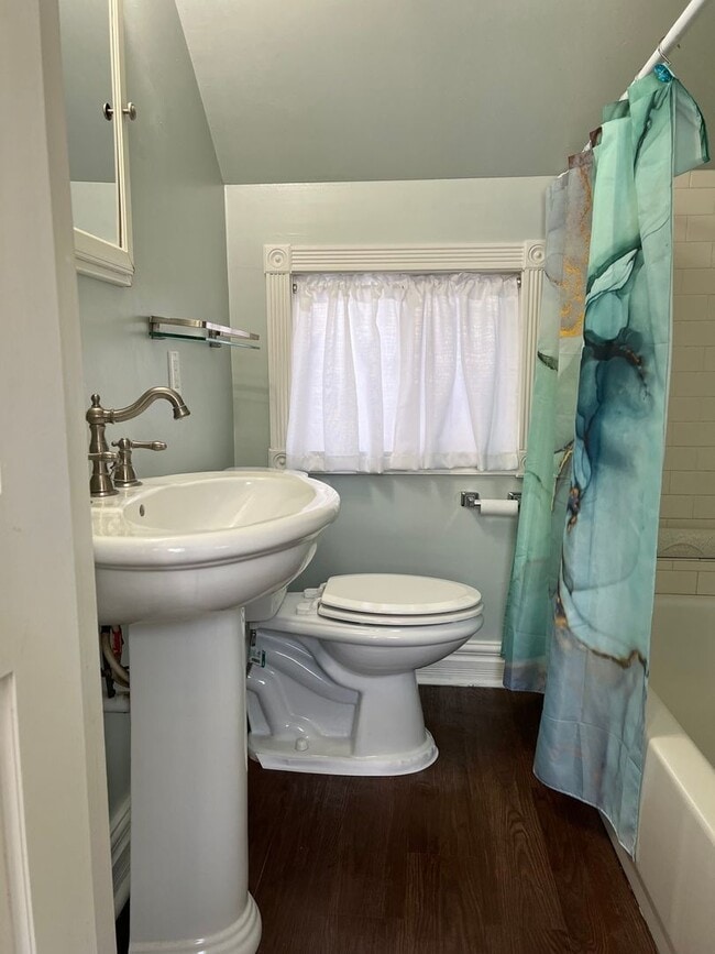 Building Photo - Charming 2BR House in Valparaiso
