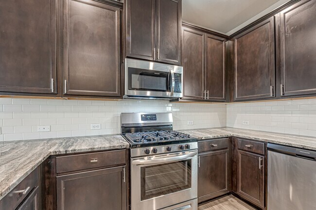Building Photo - 10314 Birch Peak Dr