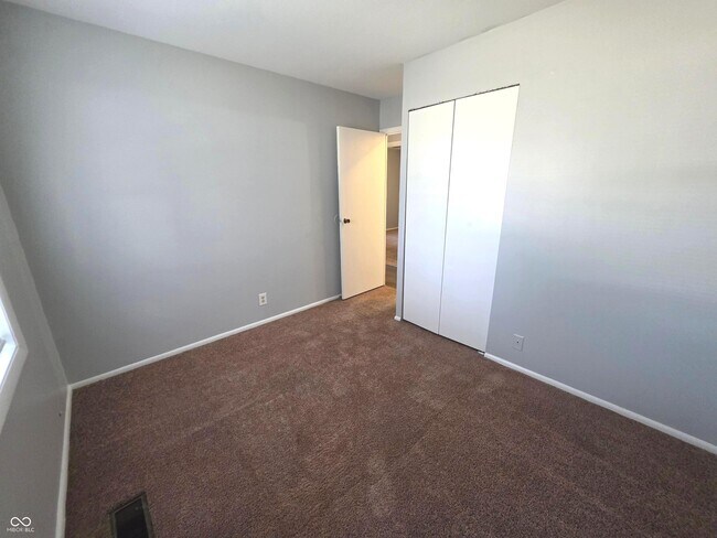 Building Photo - 2835 N Boehning St