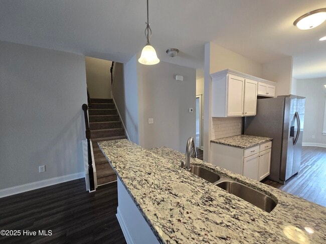 Building Photo - 1819 Fox Den Way