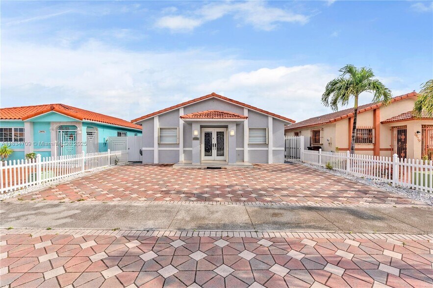 Primary Photo - 2485 W 71st Pl