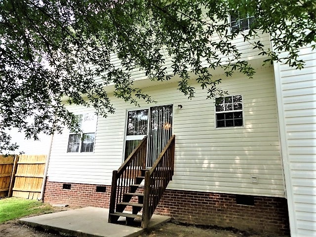 Building Photo - 640 Hanska Way