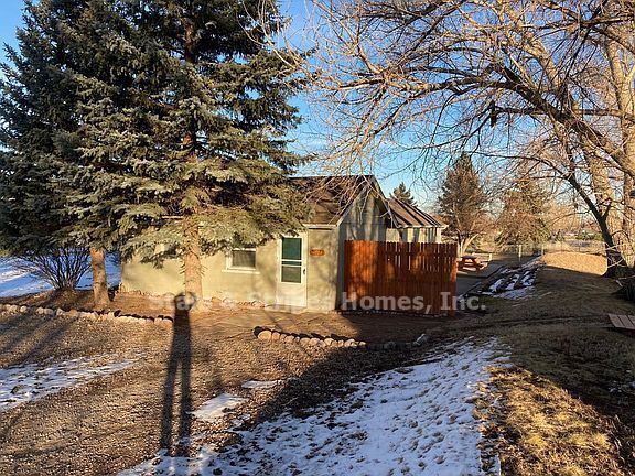 Primary Photo - Unique house on large lot