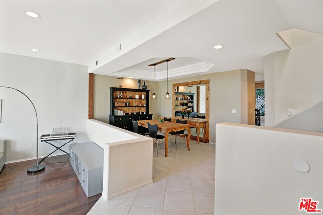 Building Photo - 6457 Zuma View Pl