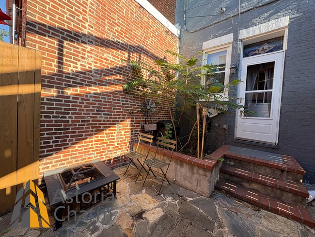 Building Photo - Backyard Fire Pit, Rooftop Terrace, and Mo...