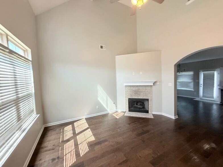 Building Photo - 4264 Blake Cir