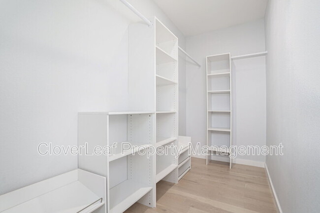Building Photo - 2109 Schley Ave