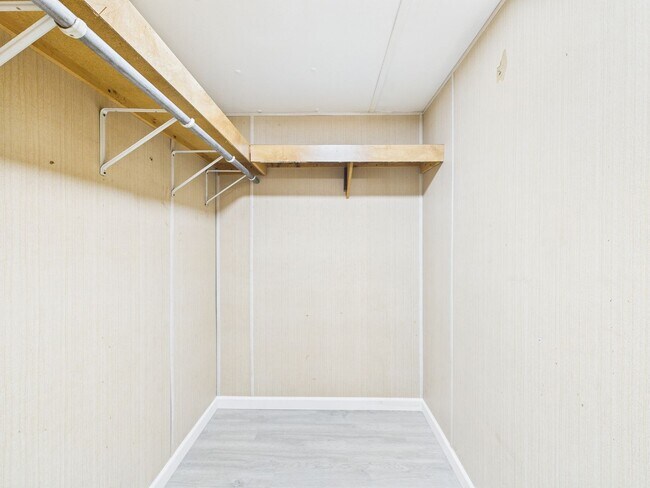 Building Photo - 3 Bedroom, 2 Bathroom Rental