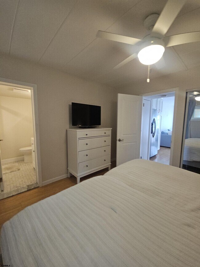 Building Photo - 9401 Pacific Ave