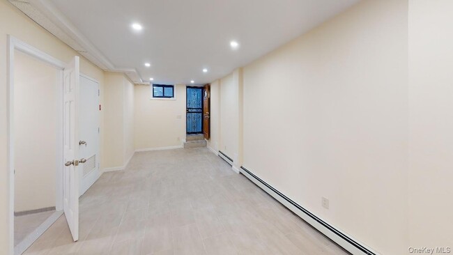 Building Photo - 90-09 68th Ave