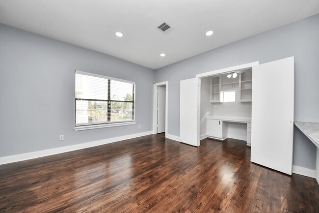 Building Photo - 5710 Cornish St