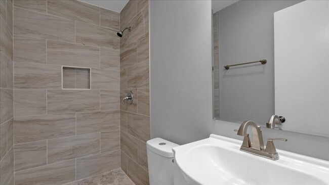 Building Photo - $500 off first months rent