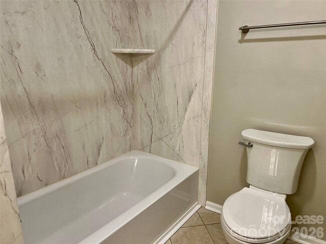 Building Photo - 751 Southwest Dr