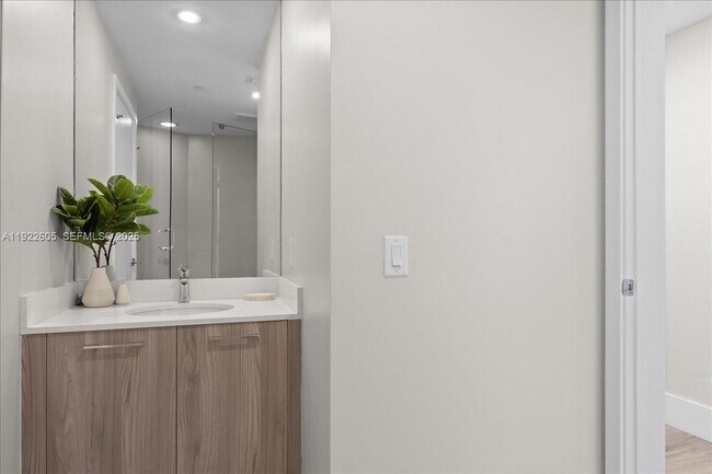 Building Photo - 501 NE 31st St