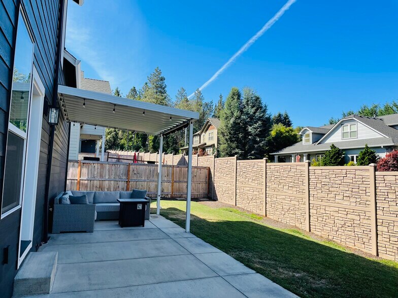 Building Photo - 5675 Boundary Dr S