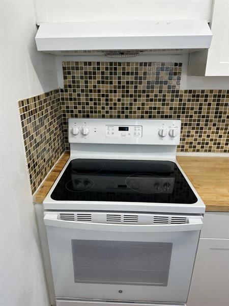 Building Photo - 400 SE 3rd Ave