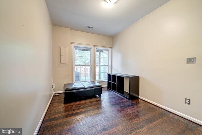 Building Photo - 42029 Bushclover Terrace