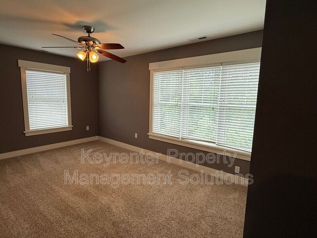 Building Photo - 2440 Belvue Rd