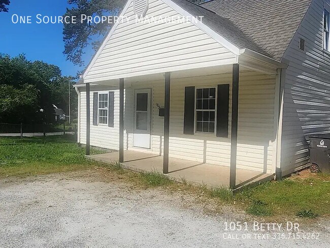 Building Photo - 1051 Betty Dr