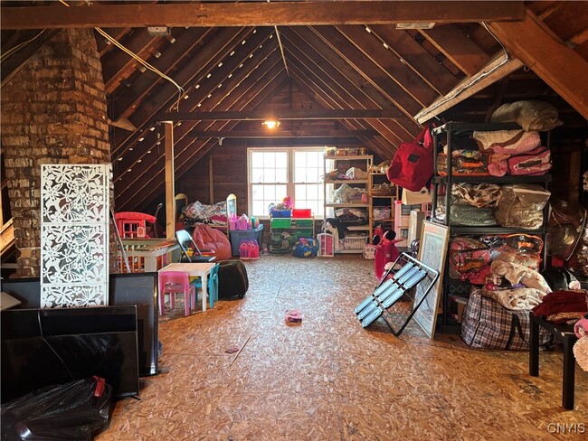 Building Photo - 204 E Bloomfield St